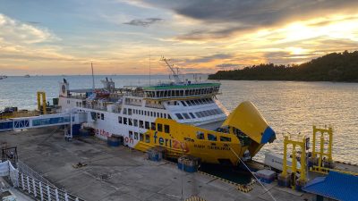 Jelang Libur Akhir Tahun, ASDP Ingatkan Pengguna Jasa Ferry Waspadai Cuaca Ekstrem