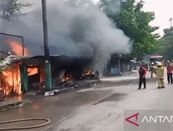 Gas Bocor, Enam Kios di Kawasan Terminal Kampung Rambutan Ludes Dilalap Api
