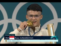 Rizky Juniansyah Raih Emas dan Pecahkan Rekor Olimpiade, Lagu Indonesia Raya Kembali Berkumandang