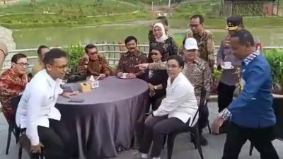 Candaan Airlangga Kursi Kapolri Saja Diambil, Dibalas Bahlil: Masuk Itu Barang!