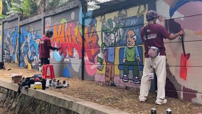 Berantas Vandalisme, KAI Commuter Wadahi Seniman Dalam Festival Mural