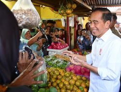 Kunjungi Pasar Dukuh Kupang Surabaya, Jokowi Diteriaki Mulyono
