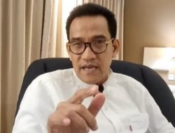 Diskusi Dibubarkan di Depan Mata, Refly Harun: Aneh bin Ajaib Kalau Polisi Tidak Bertindak