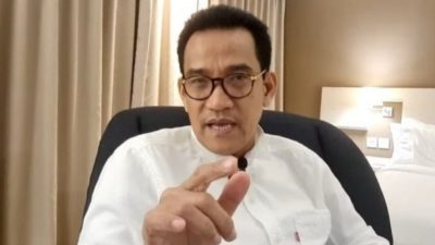 Diskusi Dibubarkan di Depan Mata, Refly Harun: Aneh bin Ajaib Kalau Polisi Tidak Bertindak