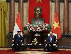 Temui Presiden Vietnam, Menhan Prabowo Bahas Pertahanan hingga Topan Yagi