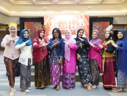 8 Srikandi PosIND Raih Penghargaan Kartini Humas Indonesia