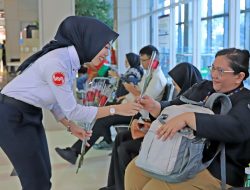 HPN 2024, KAI Commuter Bagi-bagi Suvenir hingga Siapkan Kejutan Untuk Pelanggan