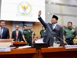 Menhan Prabowo Hadiri Rapat Kerja Bersama Komisi I DPR RI