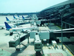 Pemerintah Turunkan Harga Tiket Pesawat Rute Domestik Seluruh Bandara di Indonesia
