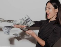 Bukan Hal Mustahil, Ini 5 Cara Menjadi Kaya di Usia
