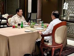 Dua Jam Bertemu Prabowo di Senayan, Jokowi Diduga Titip Calon Menteri