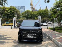 Alphard ‘AD 1 JKW’ Siap Antar Kepulangan Jokowi ke Solo