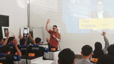 Eksplorasi Gedung Pos Indonesia, Puluhan Pelajar Ikuti Workshop Fotografi