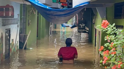 Banjir Jakarta Rendam 60 RT, Ketinggian Air di Kampung Melayu Capai 2,5 Meter