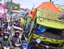Buntut Bocah Terlindas Truk, Wakapolres Tangerang Kota Terluka Saat Warga Ricuh