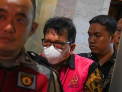 10 Tahun Berkarir di MA Zarof Ricar Rauf Rp915 Miliar dan 51 Kg Emas
