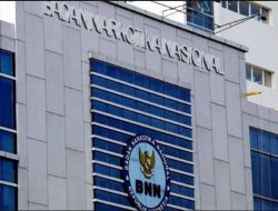 BNN Cokok Tersangka dan Barang Bukti dari Pabrik Obat-obatan Ilegal