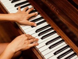 Puaskan Nafsu Bejatnya, Agus Cabuli Murid Les Piano Sambil Nyanyikan Lagu