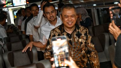 Alternatif Moda Nataru, Dua Menteri Prabowo Jajal Layanan Direct Train