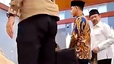 Paspampres Buka Suara Soal Potongan Video Viral Gibran Geser Saf Jemaah Sholat Jumat