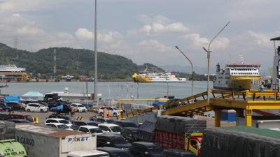 H-5 Natal, Pergerakan Penumpang dan Kendaraan dari Jawa menuju Sumatera Ramai Lancar 