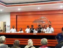 Peringati HKSN 2024, Mensos Saifullah Yusuf dan Wamensos Agus Jabo Hadiri Penyaluran Bansos PKH Sembako di Kantorpos Sleman