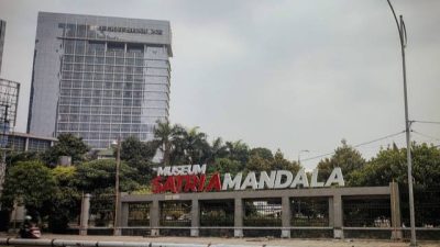 Kebakaran Museum Satria Mandala, Gulkarmat Jaksel Kerahkan 32 Personel
