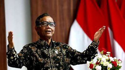 Mahfud MD Beberkan Cara Mudah Usut HGB Pagar Laut: Cek yang Tanda Tangan Siapa