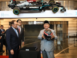Anwar Ibrahim Tertawa Saat Kelakar Prabowo Minta Mobil F1