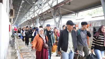 Lonjakan Arus Balik, KAI: 44.875 Penumpang Tiba di Jakarta Hari ini