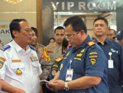 Monitoring Posko Nataru di Pelabuhan Bakauheni, Wamenhub: Arus Penyeberangan Jawa-Sumatera Aman dan Lancar