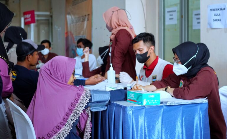 Pos Indonesia bersama Pertiwi Jawa Barat menggelar bakti sosial operasi katarak gratis di RSUD Cililin, Kabupaten Bandung Barat, Selasa (21/1/2025). (Foto : Dok Pos Indonesia)