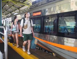 Kereta Api Makin Jadi Moda Transportasi Massal Favorit para WNA