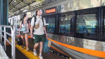 Kereta Api Makin Jadi Moda Transportasi Massal Favorit para WNA