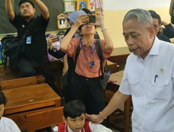 Tinjau Program MBG di Palmerah, Wamensos Ingatkan Anak SD Kurangi Makanan Cepat Saji