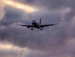 23 Penerbangan Menuju Bandara Soetta Sempat Dialihkan Akibat Cuaca Buruk