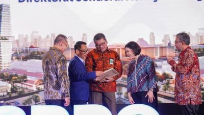 Direksi Pos Indonesia dan Pos Properti memperlihatkan dokumen aset yang bisa dikerjasamakan dengan investor(DOK/POSIND)
