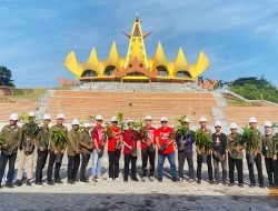 Tekan Emisi Karbon, ASDP Tanam Pohon Hasil UMKM Binaan di Bakauheni Harbour City
