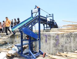 Serahkan Mesin Conveyor Belt, TJSL PELNI Dukung Pengolahan Limbah Kerang Hijau Warga Cilincing