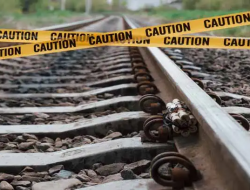 Mengerikan! Tertabrak KA Argo Parahyangang, Pengendara Motor Tewas Terlempar hingga 100 Meter di Cikarang Utara