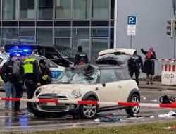 Tabrak Kerumunan Demonstrasi di Munich, Imigran Afghanistan Ditangkap