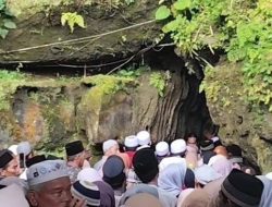 MUI Minta Masyarakat Tak Percaya Mitos, ke Mekkah Naik Pesawat Bukan Lewat Gua Safarwadi