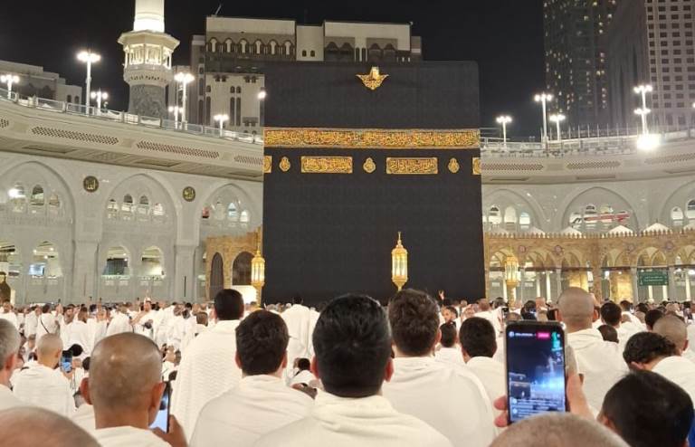 Saat seorang hamba berada di depan Ka'bah
