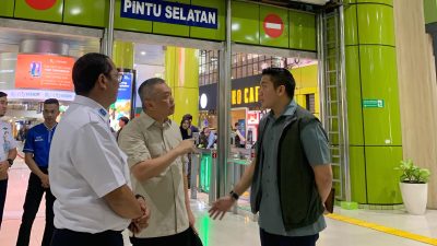 Menhub Dudy dan Seskab Teddy Cek Kesiapan Stasiun Gambir Hadapi Arus Mudik Lebaran 2025