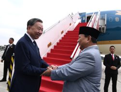 Jabat Tangan Erat, Presiden Prabowo Lepas Sekjen PKV Tô Lâm Tinggalkan Tanah Air di Lanud Halim