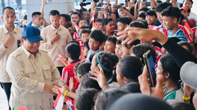 Momen Kedekatan Presiden Prabowo dan Anak-Anak di Sidoarjo, Wujud Harapan bagi Generasi Muda