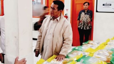Mentan Tinjau Operasi Pasar Murah di Gresik