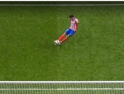 UEFA Buka Suara Soal Kontroversi Penalti Julian Alvarez