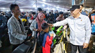 Menhub: Hingga Kamis Dini Hari, 11.800 Sepeda Motor Menyeberang dari Pelabuhan Ciwandan