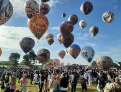 Kemenhub Kampanyekan Keselamatan Penerbangan di Puncak Festival Balon Udara Pekalongan